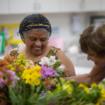 6 Health Benefits of Gardening for Seniors